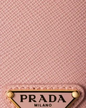 iPhone 17 Pro用Saffianoレザーケース