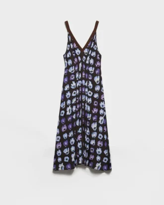 フローラルプリントのモロッコ風ドレス