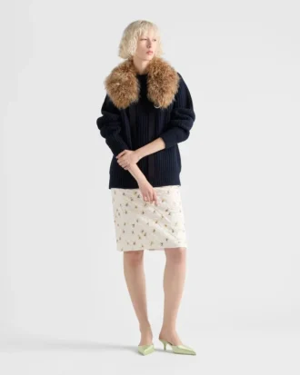 フローラルプリントのキルティングサテンスカート