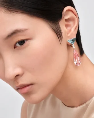 「クーレ・ヴィヴァンテ」ペンダントイヤリング – ホワイトゴールド、アクアマリン、モルガナイト、ダイヤモンド