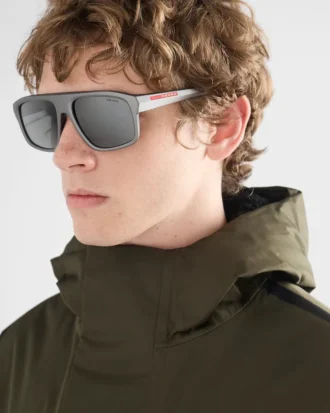 プラダ リネア・ロッサ サングラス