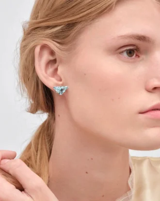 クーレ・ヴィヴァンテ スタッドイヤリング – ホワイトゴールド、アクアマリン