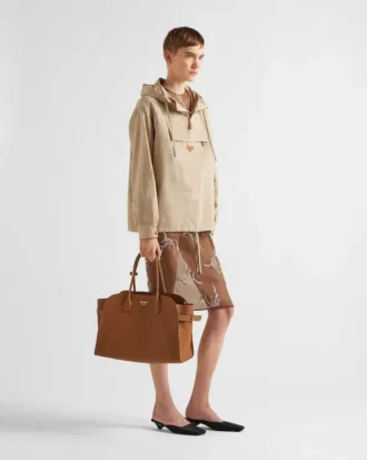 バックル付き大型レザートートバッグ