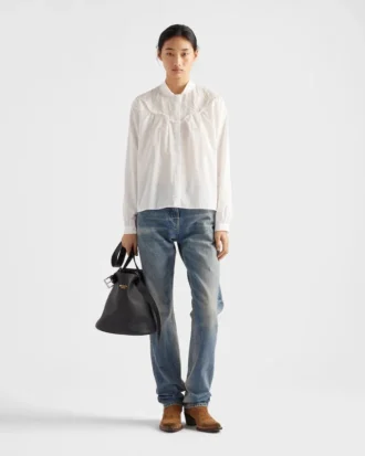 刺繍入りバティストシャツ