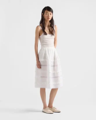 刺繍入りリネンスカート