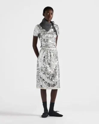 刺繍入りスパンコールトップ