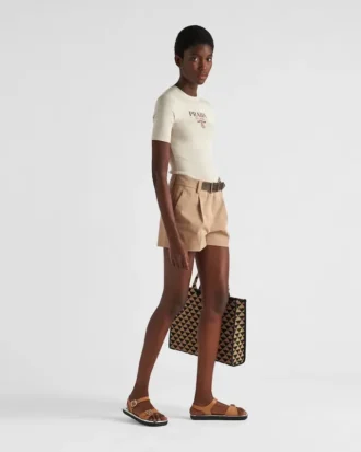 ロゴ入りシルククルーネックセーター