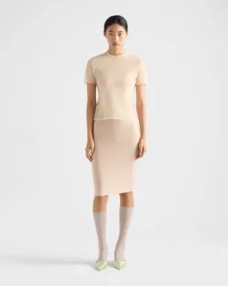 ストレッチ素材のスリップ