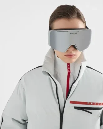 チャーム付きメタルフープピアス