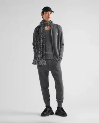 カシミアカーディガン