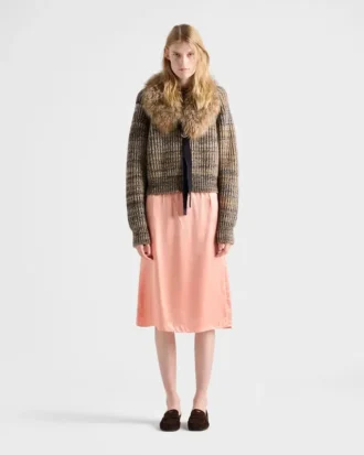 サテンパンプス