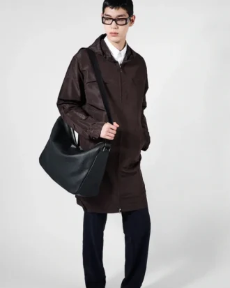 大型レザーショルダーバッグ