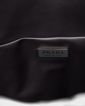 Prada ウィッシュ シルク・デュシェス ポーチ