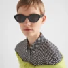 Prada ロゴ サングラス