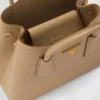 Prada Double スモール サフィアーノ レザー バッグ