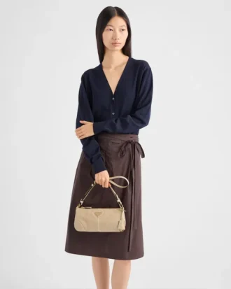 Prada Re-Edition 2002 ミディアム レザー ショルダーバッグ