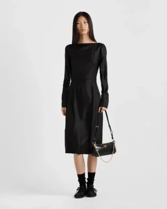 Prada Re-Edition 2002 ミディアム レザー ショルダーバッグ