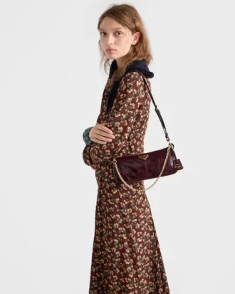 Prada Re-Edition 2002 ミディアム レザー ショルダーバッグ