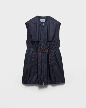 軽量なノースリーブのRe-Nylon製ミニドレス