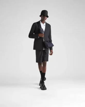 Re-NylonとSaffianoレザーのショルダーバッグ