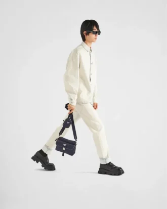 Re-NylonとSaffianoレザーのショルダーバッグ